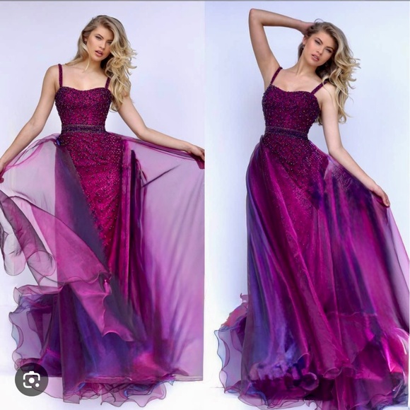 New Burgundy Prom Dress with attached Train - Picture 2 of 5